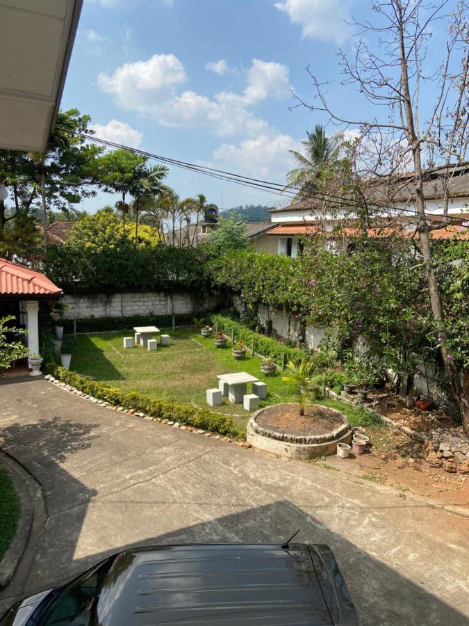 Kandy Garden Villa Exterior photo